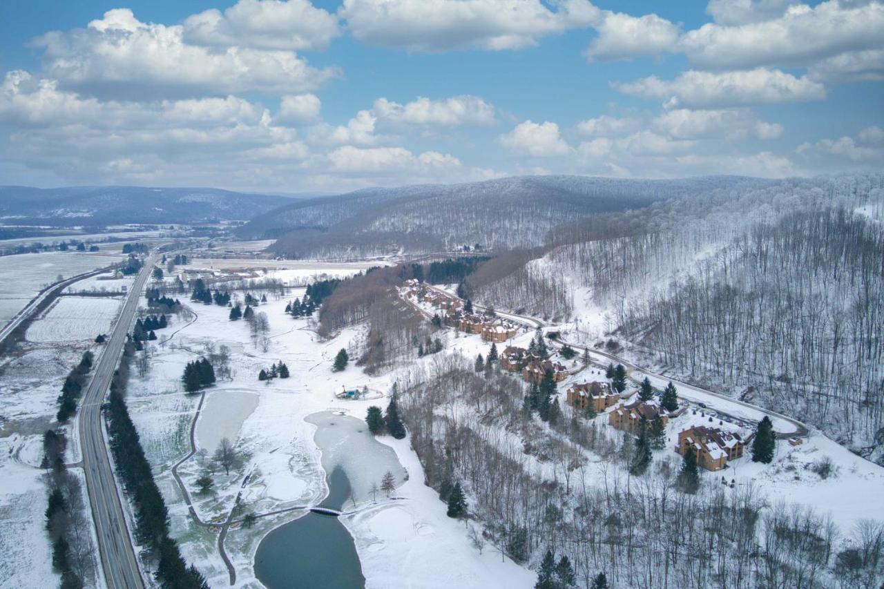 Ski-Inandout And Golf Condo With Aandc At Holiday Valley! Ellicottville Exterior photo
